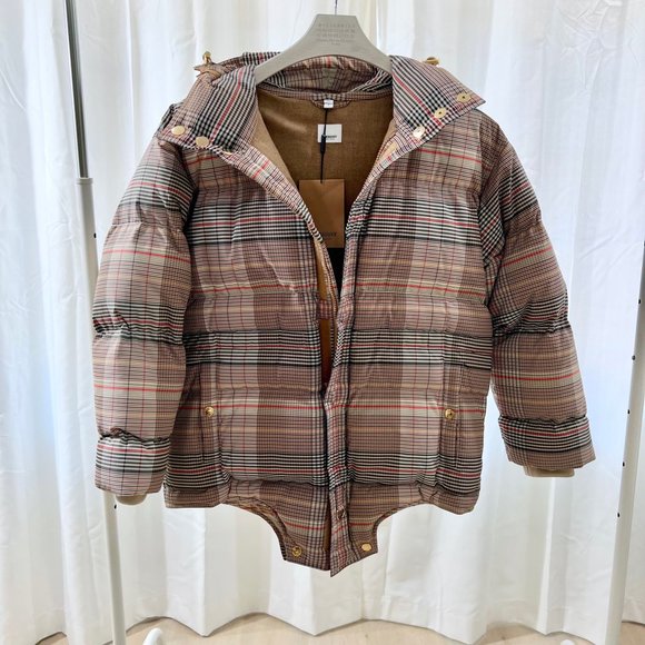 Burberry London England Check Down Filled Nylon Puffer Jacket. - Picture 8 of 15